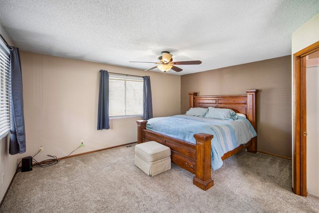 350 E Leach Avenue, Des Moines, IA 50315
