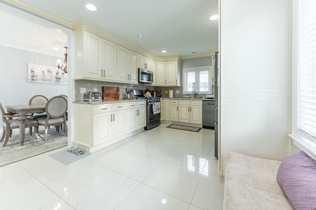 1826 Beaver Street, Dearborn, MI 48128