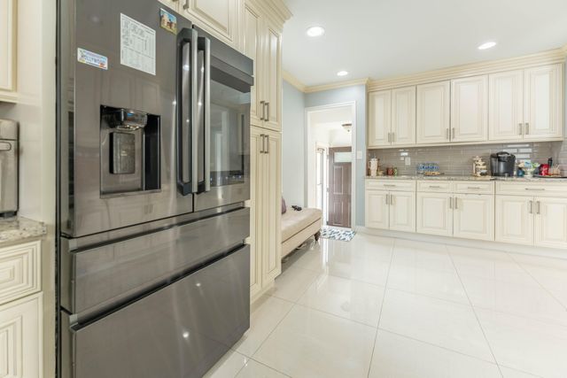 1826 Beaver Street, Dearborn, MI 48128