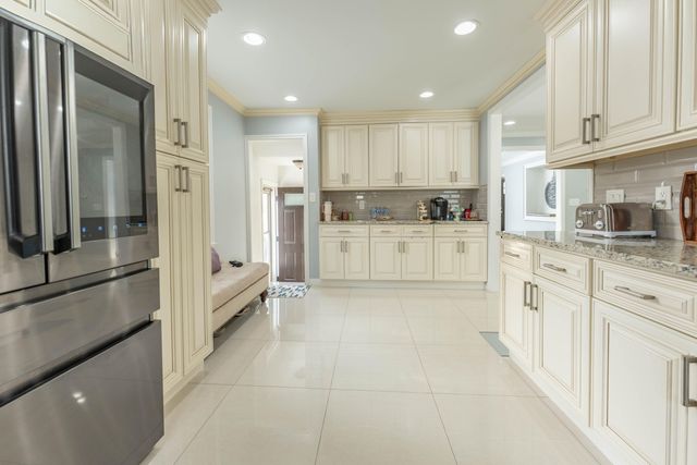 1826 Beaver Street, Dearborn, MI 48128