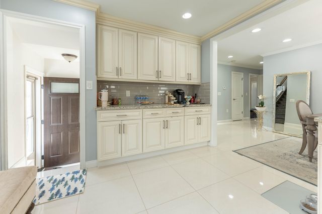 1826 Beaver Street, Dearborn, MI 48128