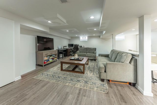 1826 Beaver Street, Dearborn, MI 48128