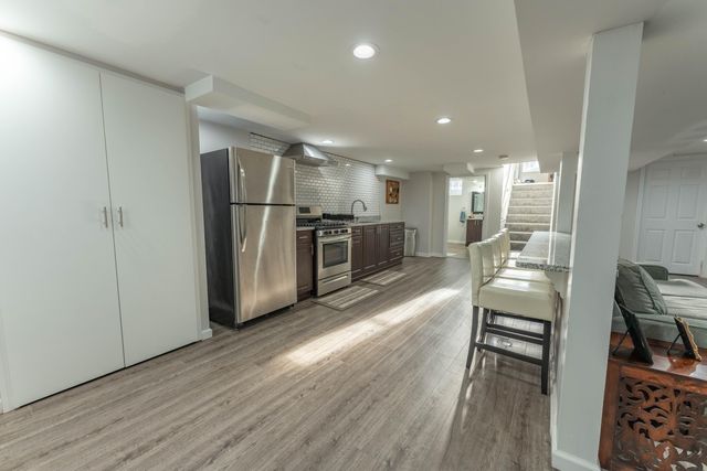 1826 Beaver Street, Dearborn, MI 48128