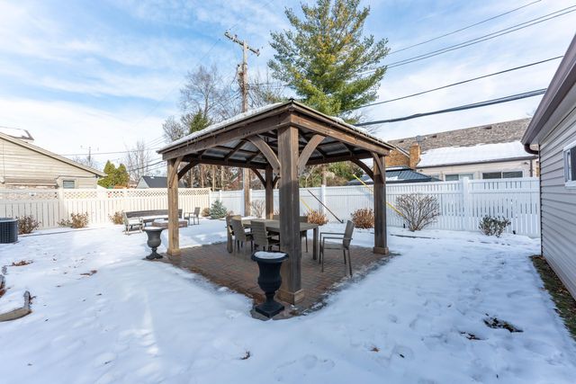 1826 Beaver Street, Dearborn, MI 48128