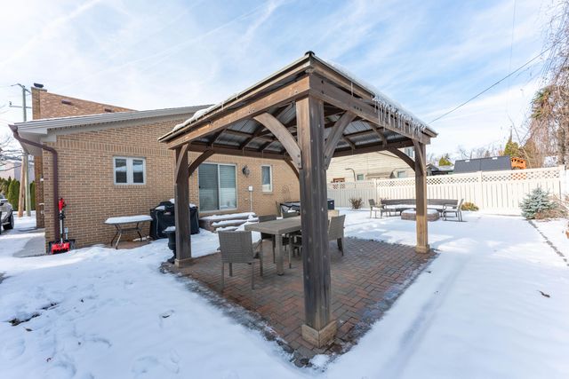 1826 Beaver Street, Dearborn, MI 48128