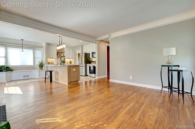 3556 BROOKDALE Lane, Waterford Charter Township, MI 48328