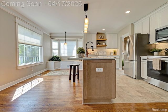 3556 BROOKDALE Lane, Waterford Charter Township, MI 48328