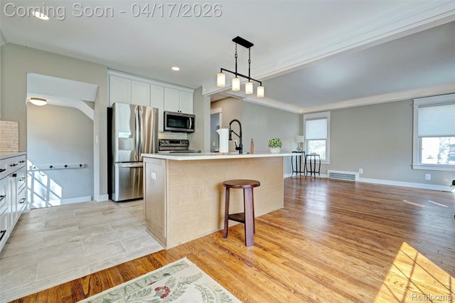 3556 BROOKDALE Lane, Waterford Charter Township, MI 48328