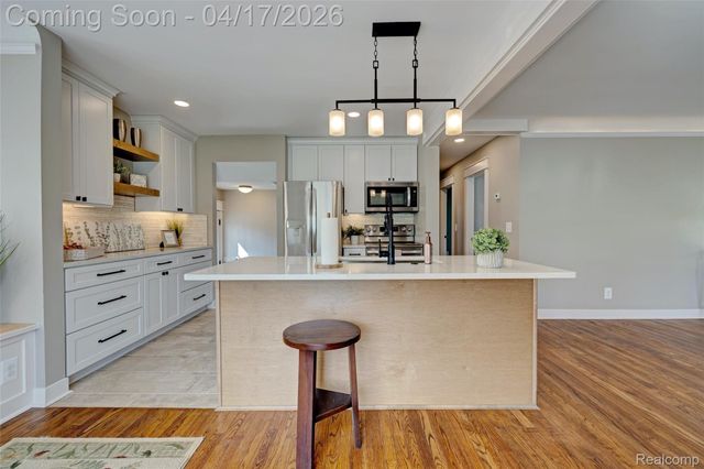 3556 BROOKDALE Lane, Waterford Charter Township, MI 48328