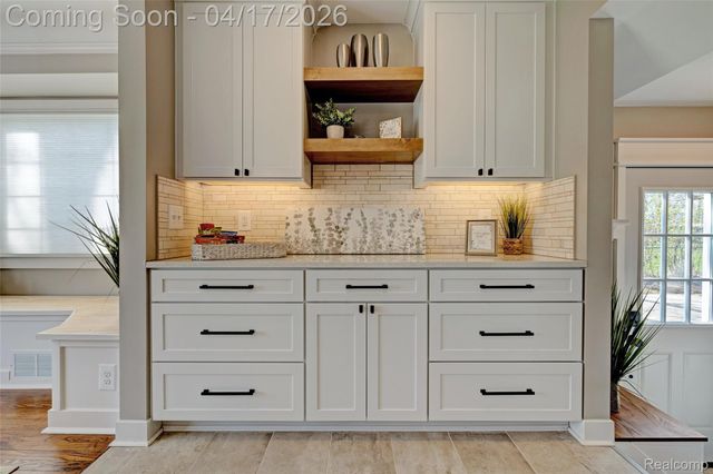 3556 BROOKDALE Lane, Waterford Charter Township, MI 48328