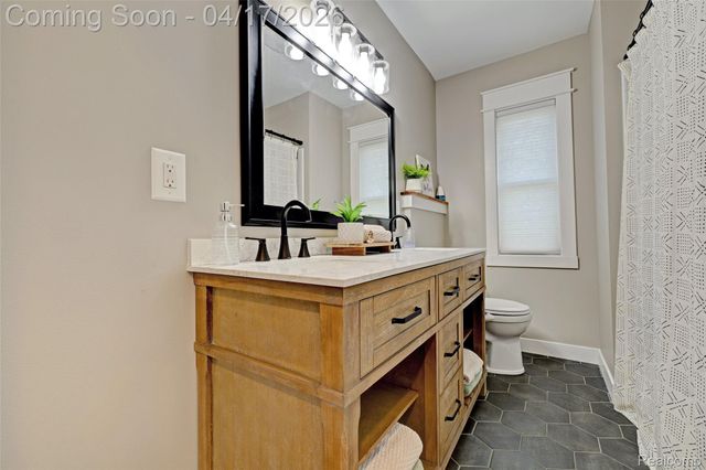 3556 BROOKDALE Lane, Waterford Charter Township, MI 48328