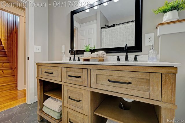 3556 BROOKDALE Lane, Waterford Charter Township, MI 48328