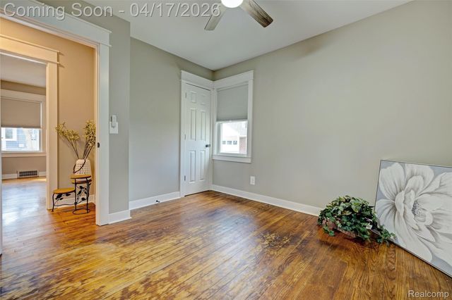 3556 BROOKDALE Lane, Waterford Charter Township, MI 48328