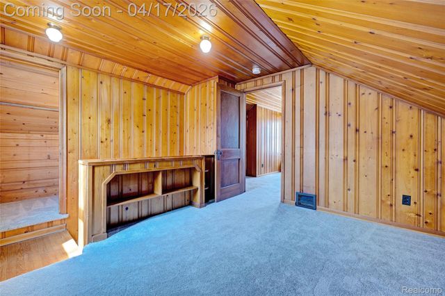 3556 BROOKDALE Lane, Waterford Charter Township, MI 48328