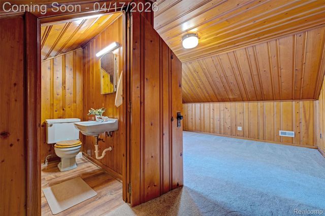 3556 BROOKDALE Lane, Waterford Charter Township, MI 48328