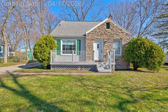 3556 BROOKDALE Lane, Waterford Charter Township, MI 48328