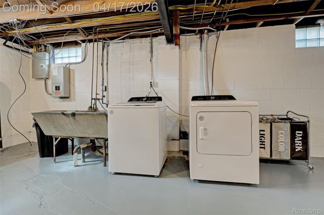 3556 BROOKDALE Lane, Waterford Charter Township, MI 48328