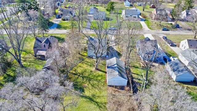 3556 BROOKDALE Lane, Waterford Charter Township, MI 48328