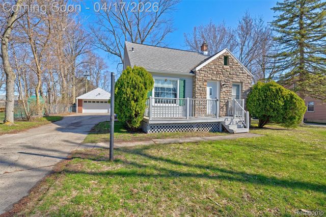 3556 BROOKDALE Lane, Waterford Charter Township, MI 48328