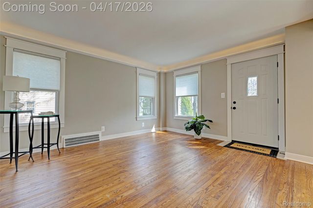 3556 BROOKDALE Lane, Waterford Charter Township, MI 48328