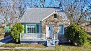 3556 BROOKDALE Lane, Waterford Charter Township, MI 48328