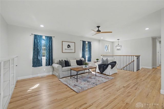 121 Woodfield Place, Centerville, OH 45459