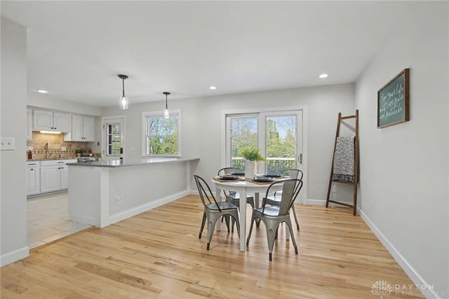 121 Woodfield Place, Centerville, OH 45459