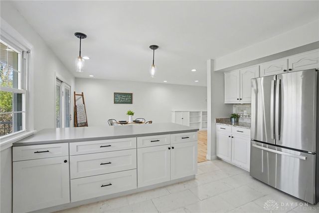 121 Woodfield Place, Centerville, OH 45459