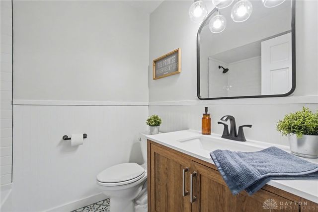 121 Woodfield Place, Centerville, OH 45459