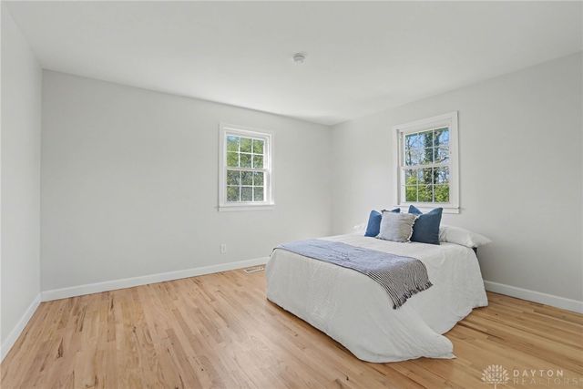 121 Woodfield Place, Centerville, OH 45459