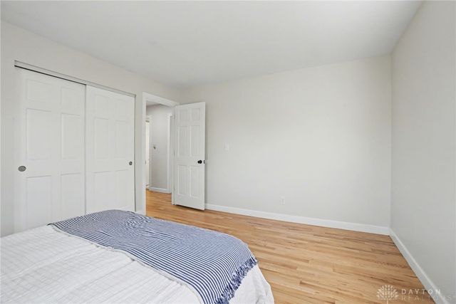 121 Woodfield Place, Centerville, OH 45459