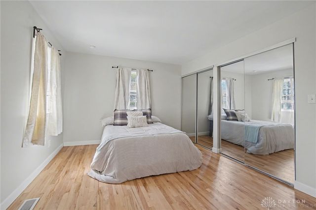 121 Woodfield Place, Centerville, OH 45459