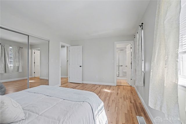 121 Woodfield Place, Centerville, OH 45459