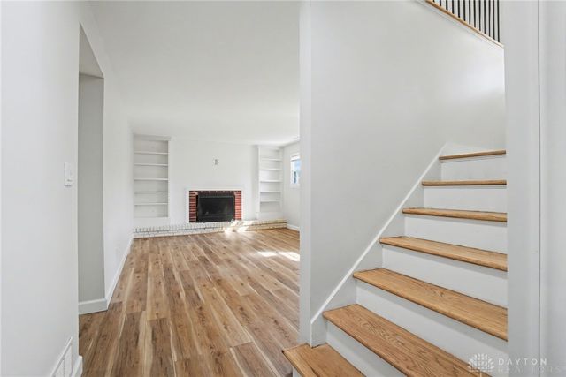 121 Woodfield Place, Centerville, OH 45459