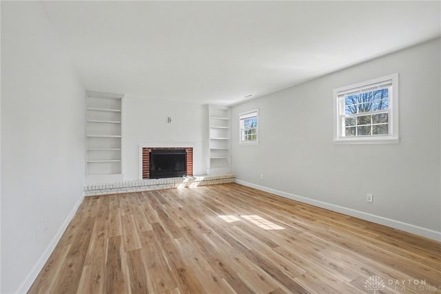 121 Woodfield Place, Centerville, OH 45459