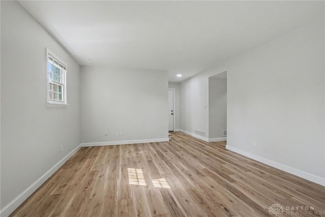 121 Woodfield Place, Centerville, OH 45459