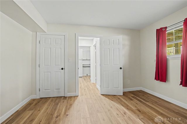 121 Woodfield Place, Centerville, OH 45459