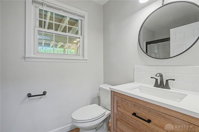 121 Woodfield Place, Centerville, OH 45459