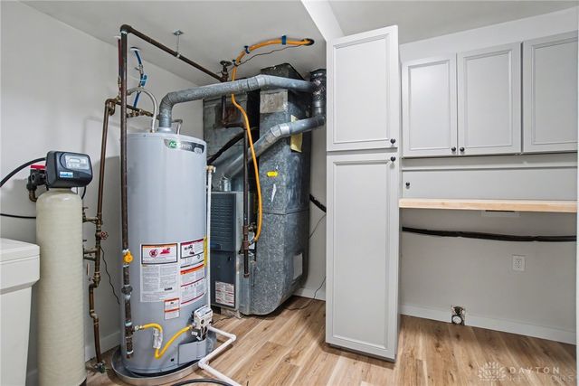 121 Woodfield Place, Centerville, OH 45459