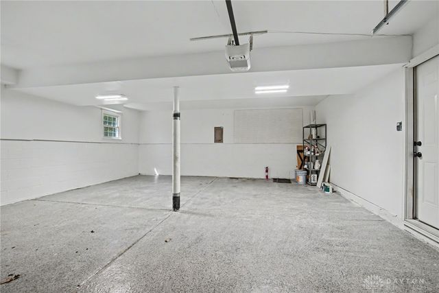 121 Woodfield Place, Centerville, OH 45459