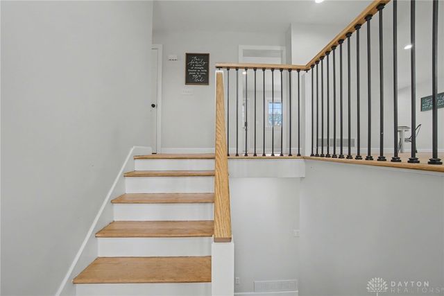 121 Woodfield Place, Centerville, OH 45459