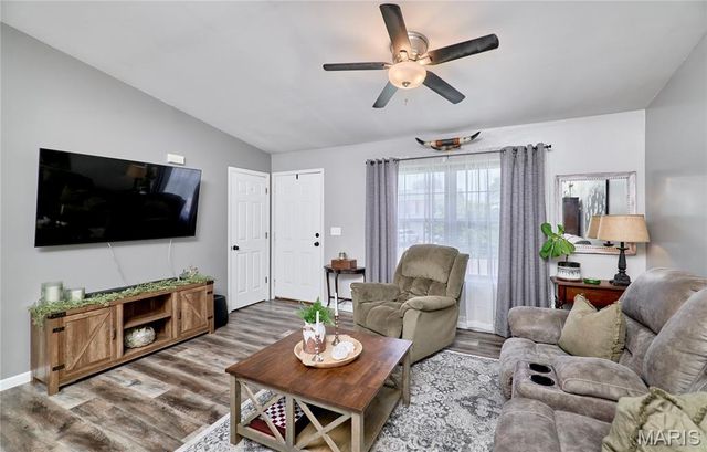 2358 Balboa Circle, Warrenton, MO 63383
