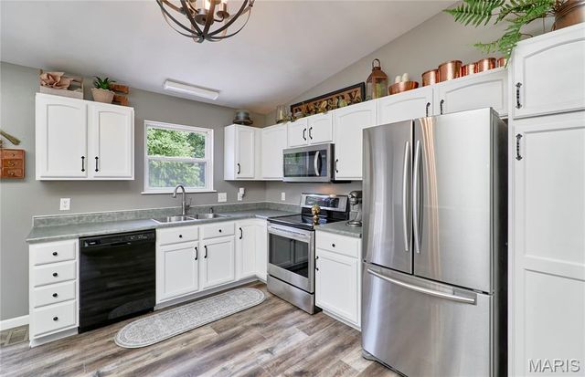 2358 Balboa Circle, Warrenton, MO 63383