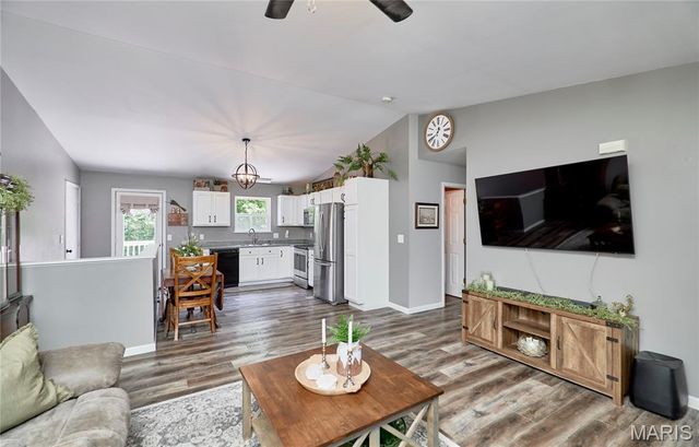 2358 Balboa Circle, Warrenton, MO 63383