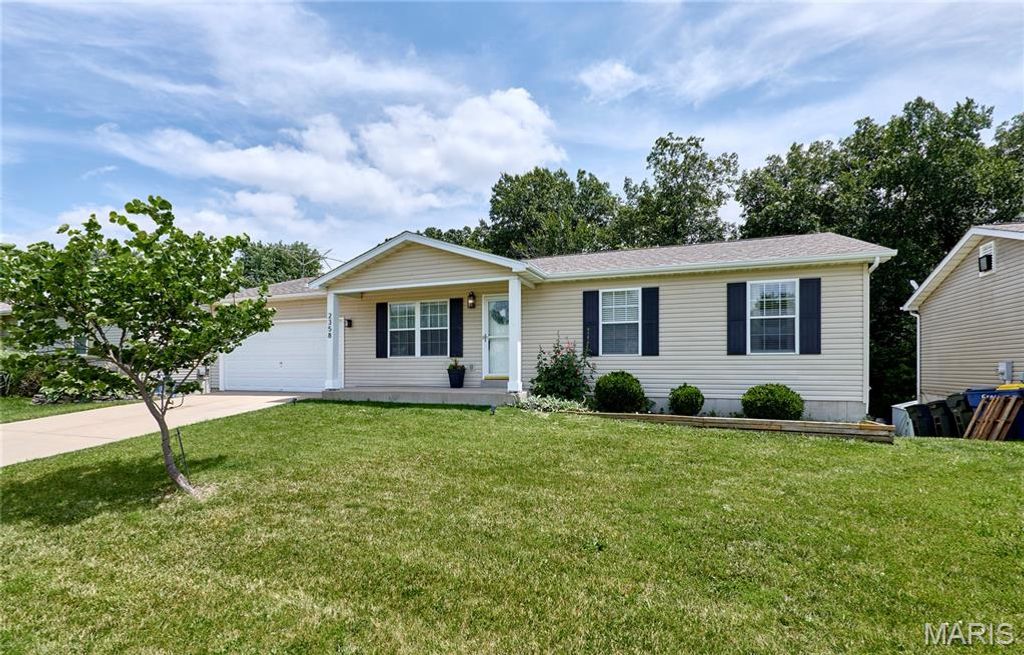 2358 Balboa Circle, Warrenton, MO 63383