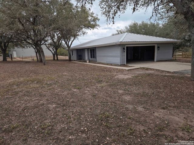 5192 county road 346, Beeville, TX 78102