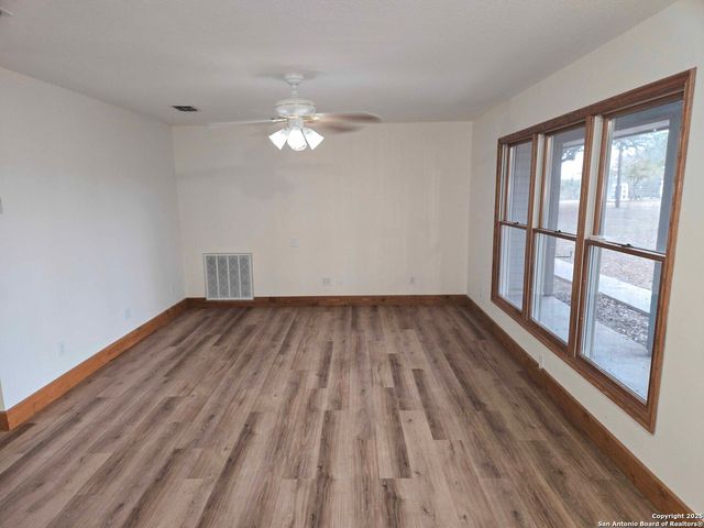 5192 county road 346, Beeville, TX 78102