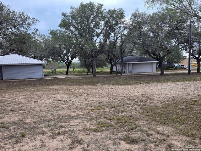 5192 county road 346, Beeville, TX 78102