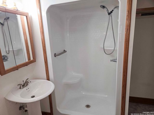 5192 county road 346, Beeville, TX 78102