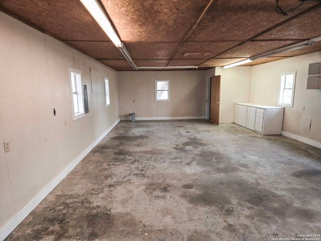 5192 county road 346, Beeville, TX 78102